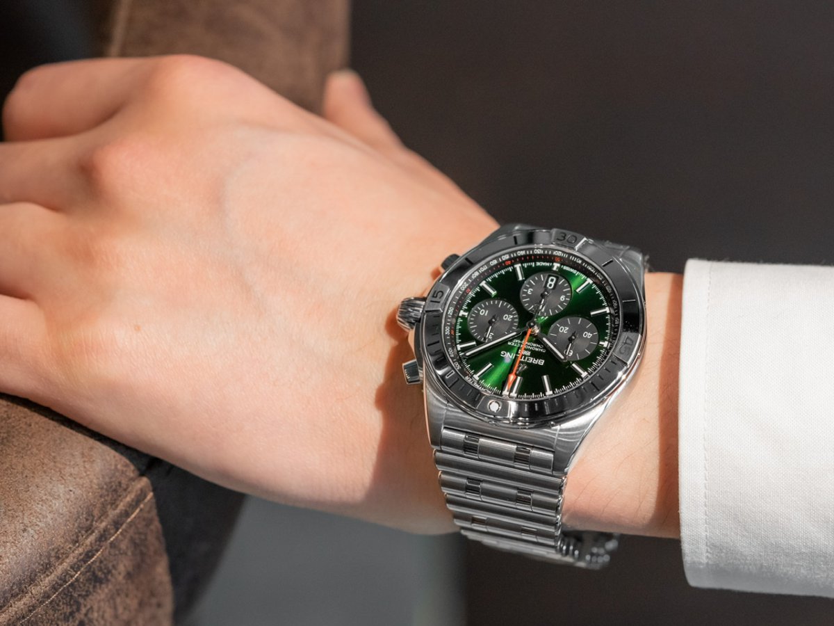 ペアウォッチとしても人気であるブライトリング渾身のスポーツモデル クロノマット をご紹介 ブライトリングブティック大阪 公式ブログ